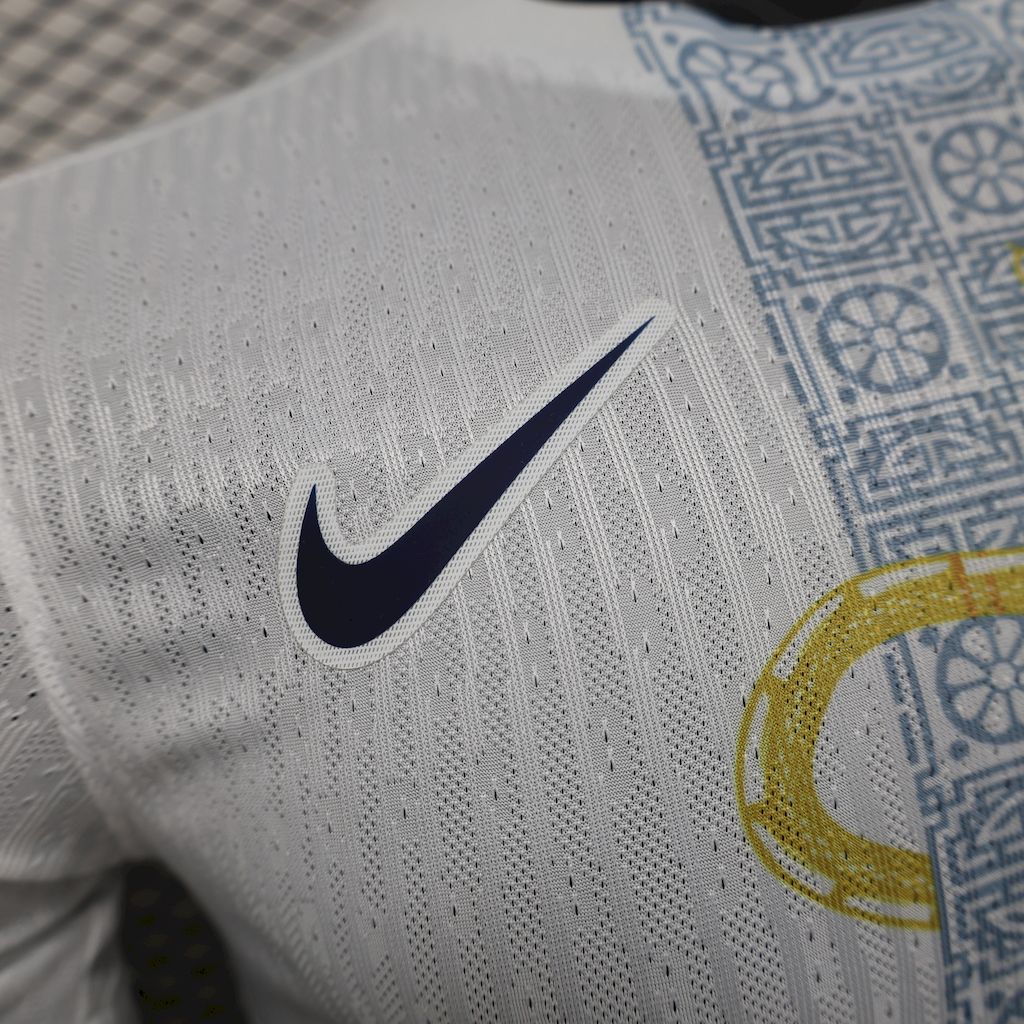 Tottenham Hotspur 2025/26 Camisola Branca Dourada Snake Edição Versão Jogador – Homem