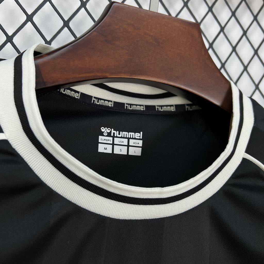 The Prodigy x Hummel 2026 Camisola de Futebol – Homem