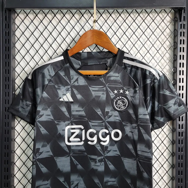 Ajax 2023/24 Conjunto Terceiro – Criança