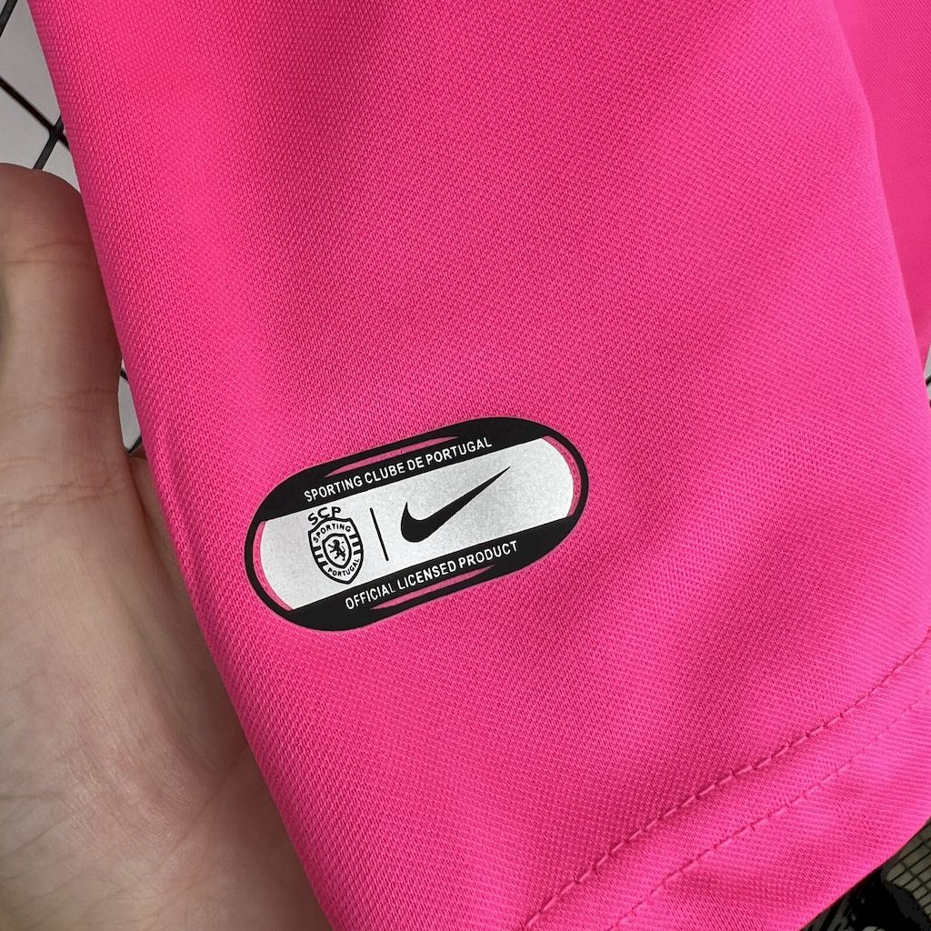 Sporting CP 2024/25 Conjunto Rosa Outubro – Criança