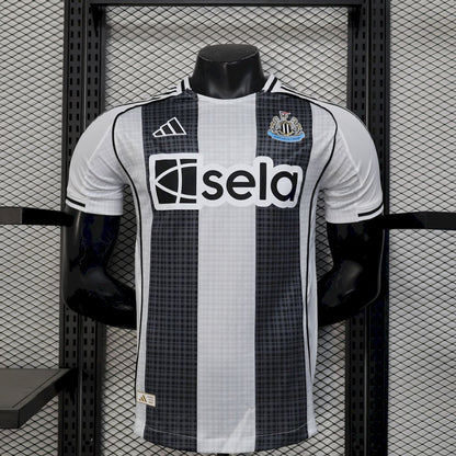 Newcastle United 2025/26 Camisola Principal Versão Jogador – Homem
