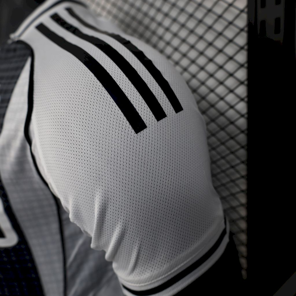Newcastle United 2025/26 Camisola Principal Versão Jogador – Homem