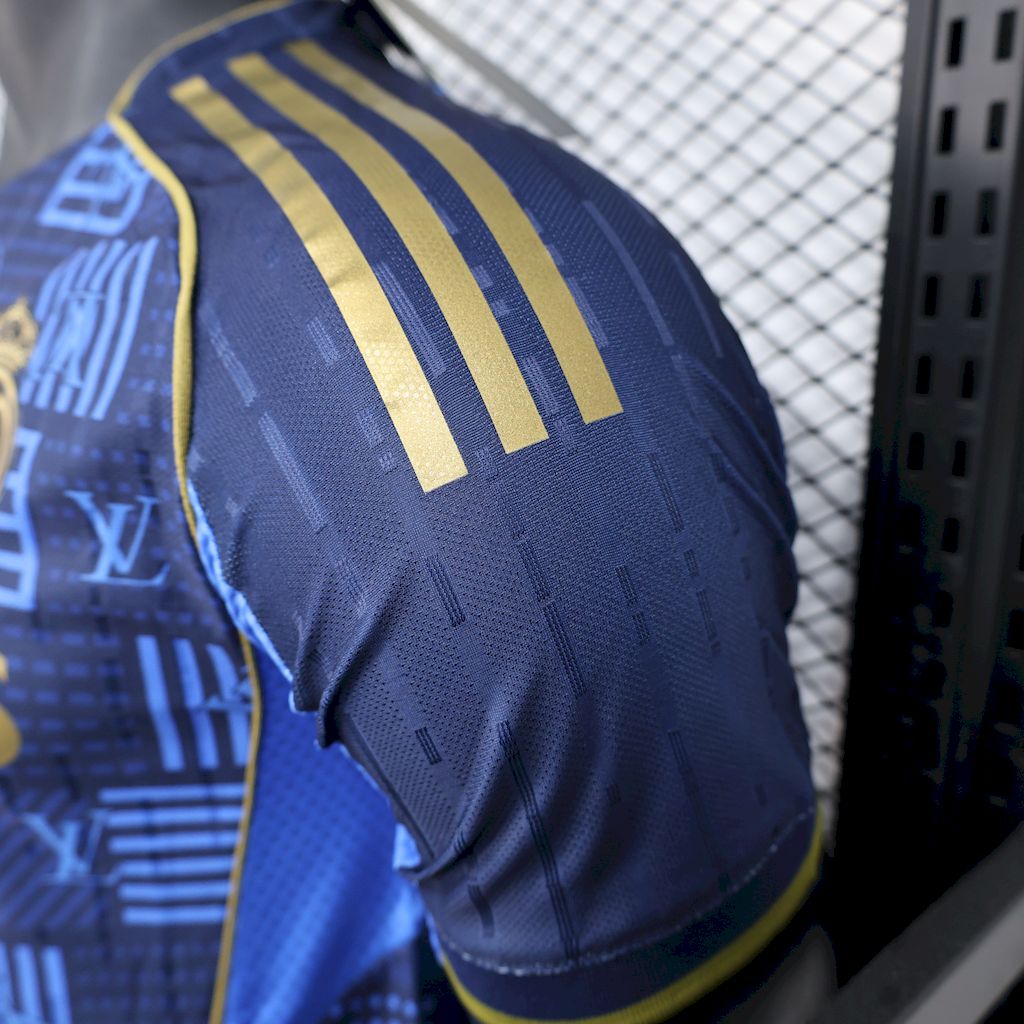 Real Madrid 2025/26 Camisola Louis Vuitton Conjunta Edição Versão Jogador – Homem