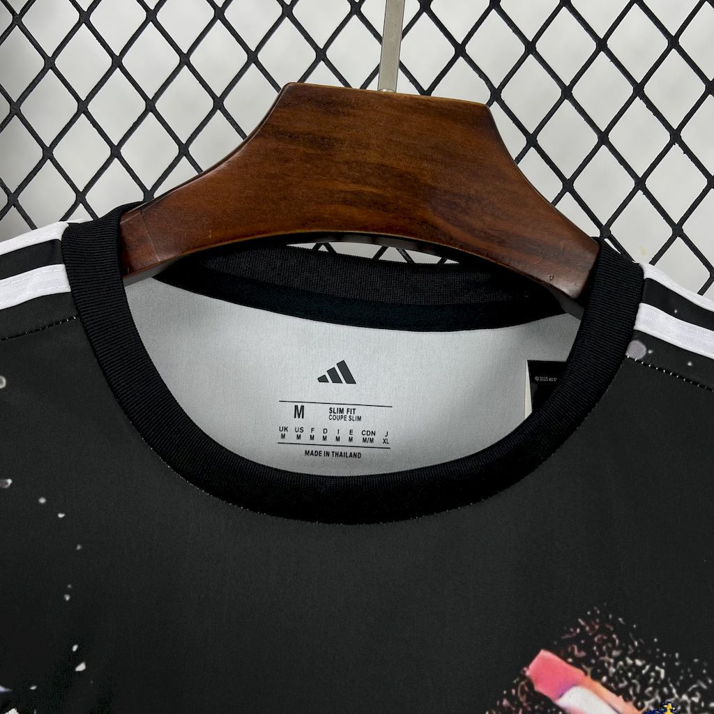 Real Madrid 2025/26 Camisola Louis Vuitton Conjunta Edição Preta colorful Versão – Homem