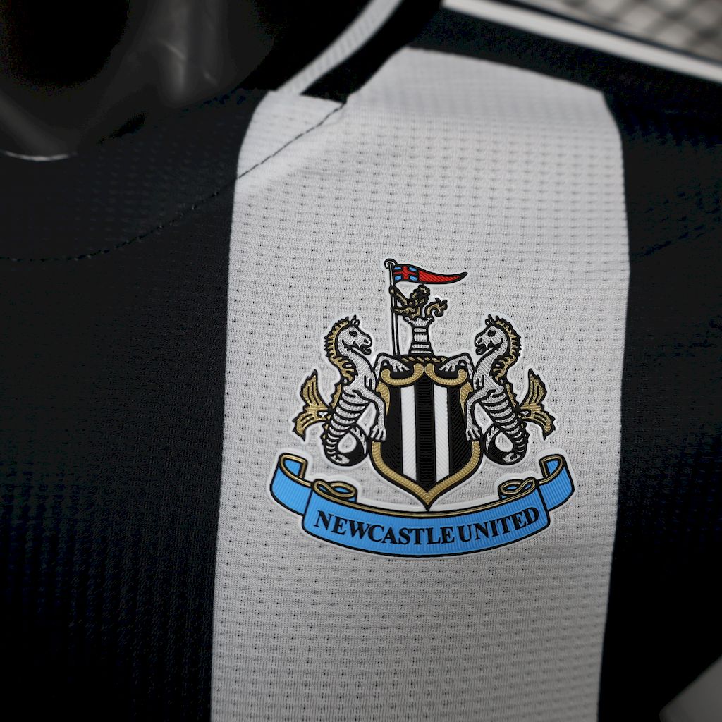 Newcastle United 2024/25 Camisola Principal Versão Jogador – Homem