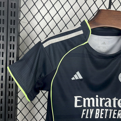 Real Madrid 2025/26 Conjunto Alternativo – Criança