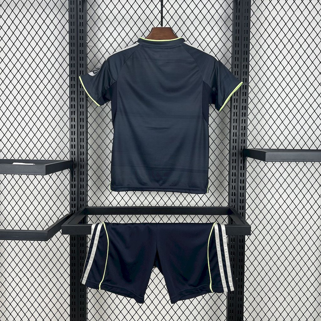 Real Madrid 2025/26 Conjunto Alternativo – Criança