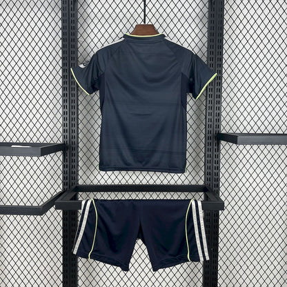 Real Madrid 2025/26 Conjunto Alternativo – Criança