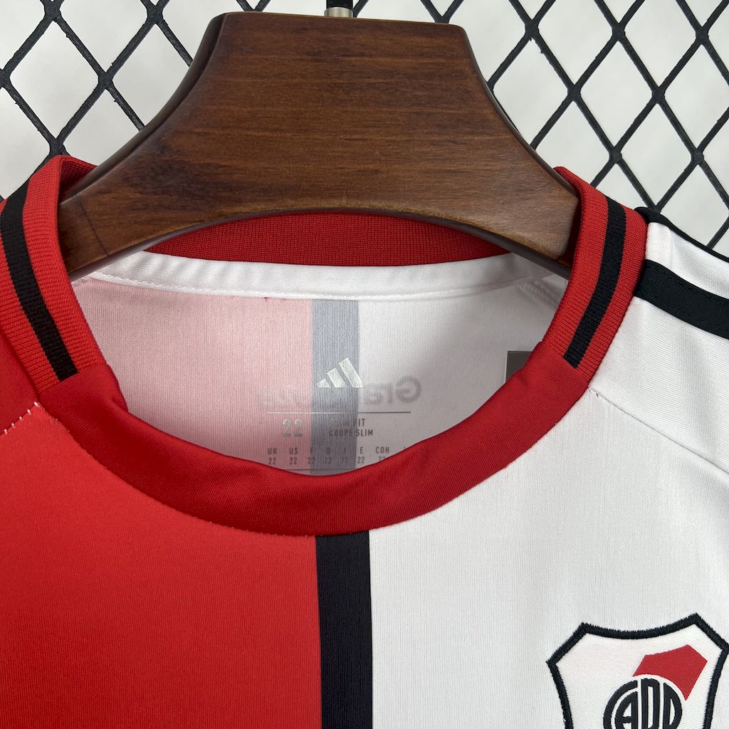 River Plate 2025/26 Conjunto Terceiro – Criança
