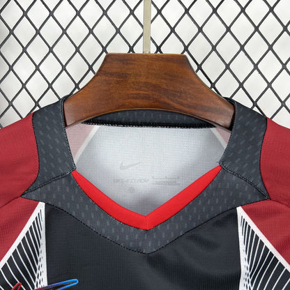 Barcelona 2025/26 Camisola Preta e Vermelha Edição Especial (com Liga dos Campeões) – Homem