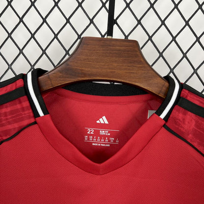 Manchester United 2025/26 Conjunto Principal – Criança