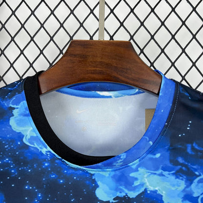 Paris Saint-Germain 2025/26 Camisola Azul Celeste e Branca clouds – Homem