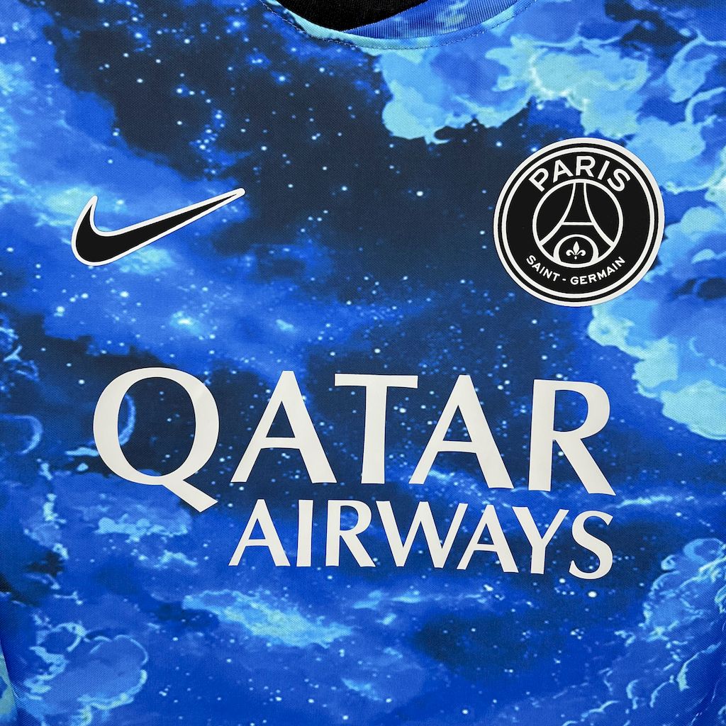 Paris Saint-Germain 2025/26 Camisola Azul Celeste e Branca clouds – Homem