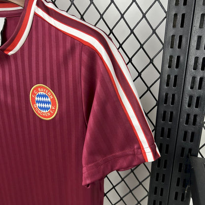 Bayern de Munique 2025/26 Conjunto Terrace Icons – Criança
