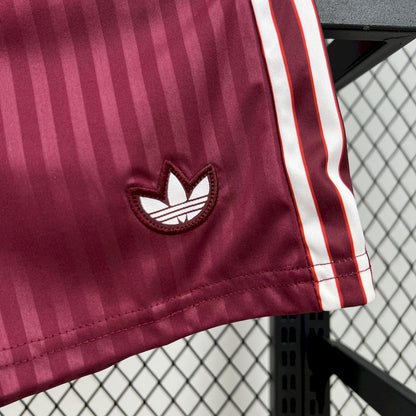 Bayern de Munique 2025/26 Conjunto Terrace Icons – Criança