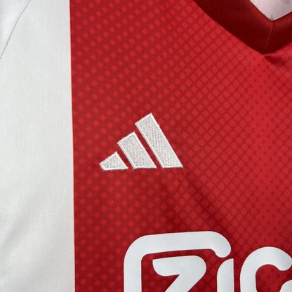 Ajax 2025/26 Conjunto Principal – Criança