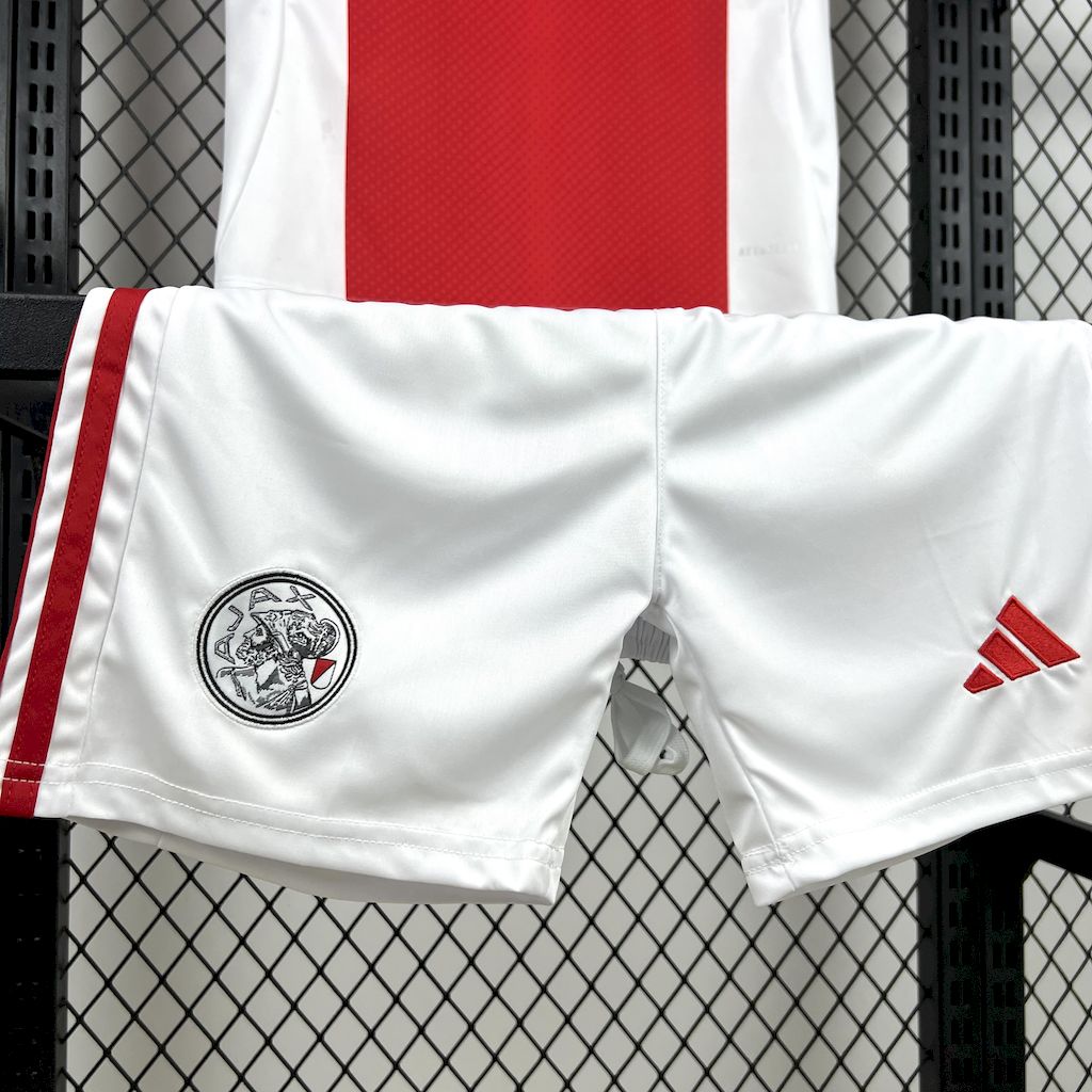 Ajax 2025/26 Conjunto Principal – Criança