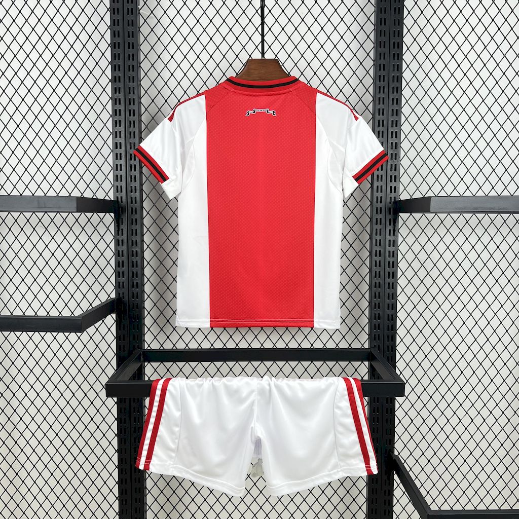 Ajax 2025/26 Conjunto Principal – Criança
