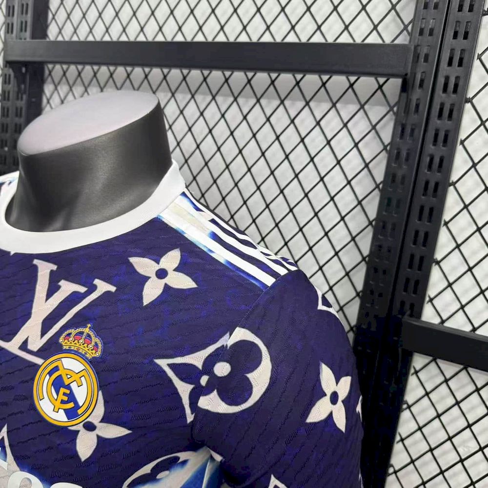 Real Madrid 2025/26 Camisola Roxa Louis Vuitton Versão Jogador – Homem