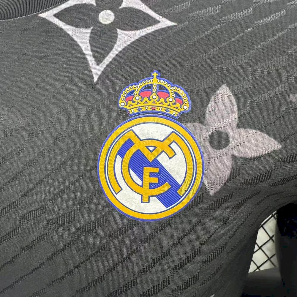 Real Madrid 2025/26 Camisola Preta Louis Vuitton Versão Jogador – Homem