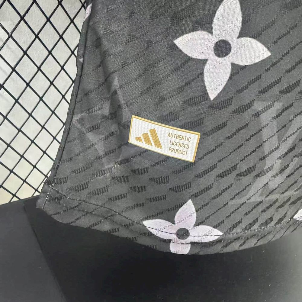 Real Madrid 2025/26 Camisola Preta Louis Vuitton Versão Jogador – Homem