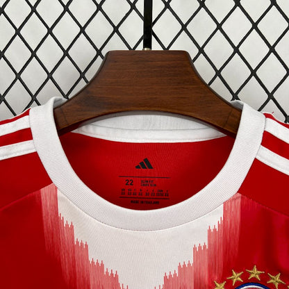 Bayern de Munique 2025/26 Conjunto Principal – Criança