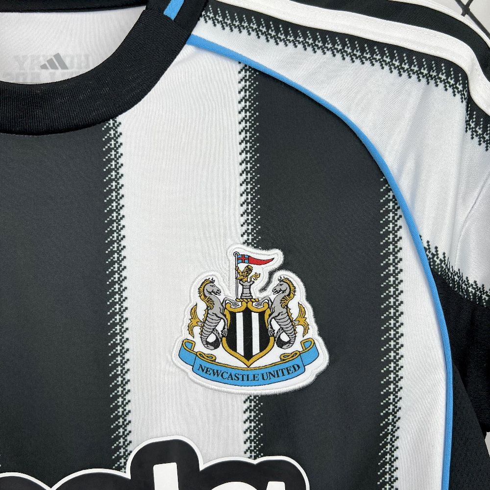 Newcastle United 2025/26 Camisola Principal – Homem
