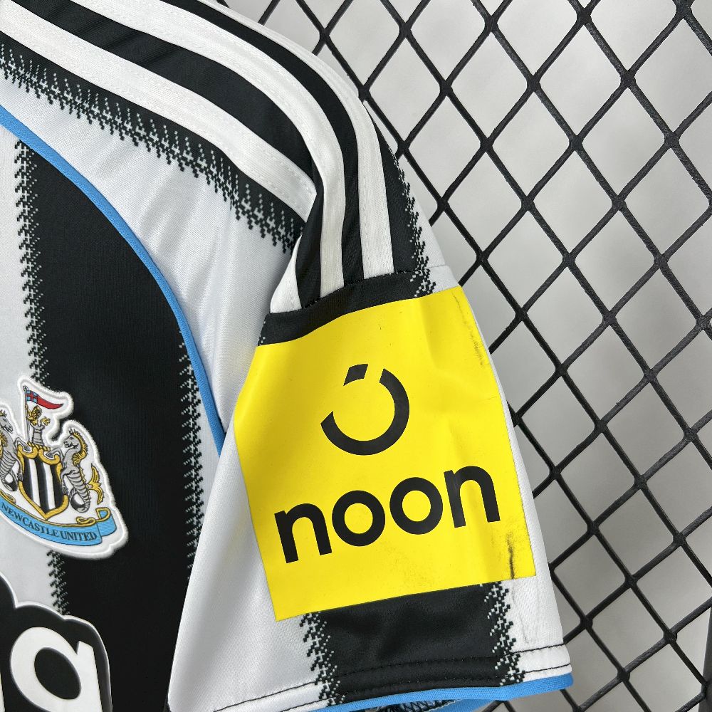 Newcastle United 2025/26 Camisola Principal – Homem