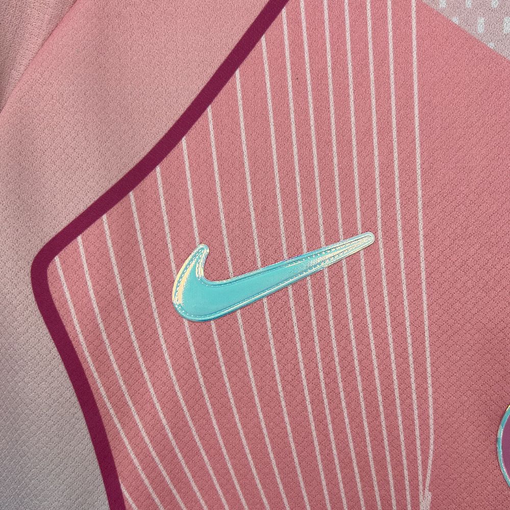Paris Saint-Germain 2025/26 Camisola Rosa Edição Especial – Homem