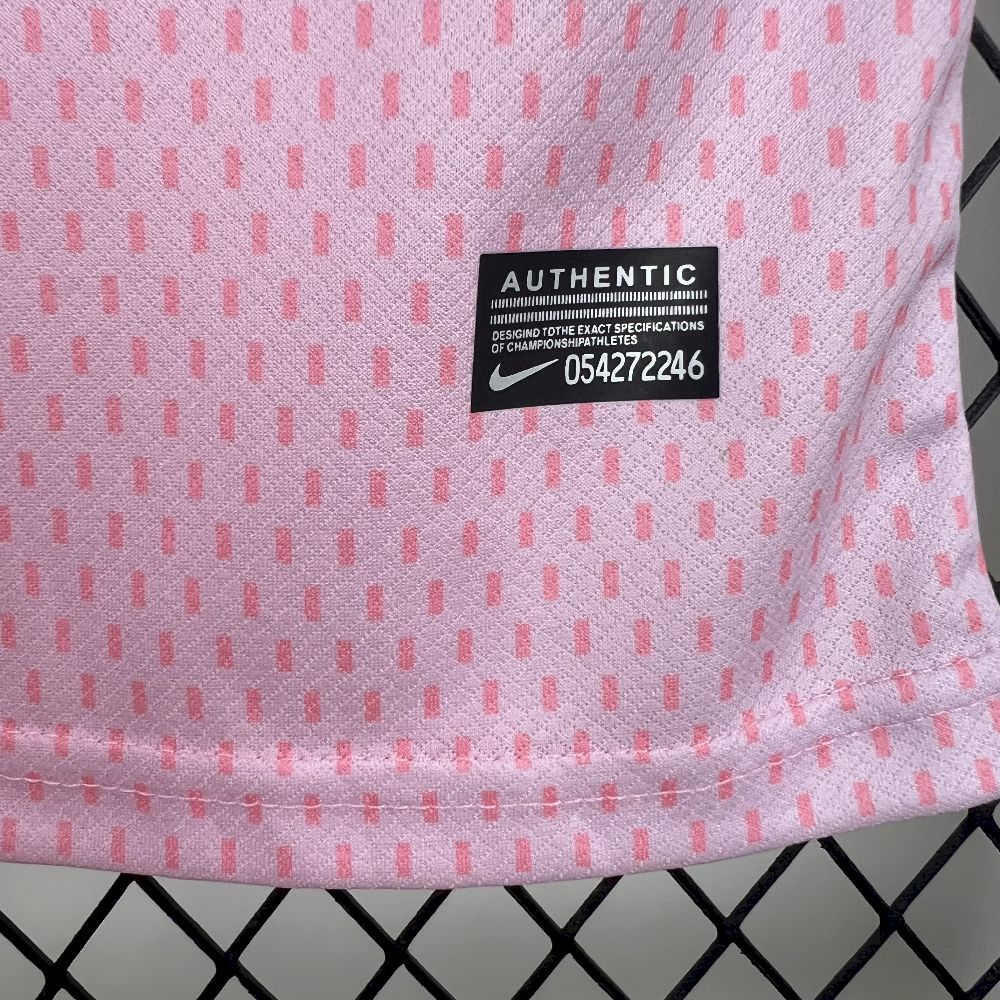 Paris Saint-Germain 2025/26 Camisola Rosa Edição Especial – Homem