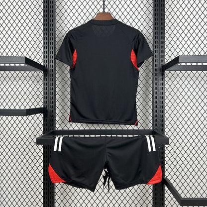 Benfica 2025/26 Conjunto de Pré-Jogo Preto – Criança