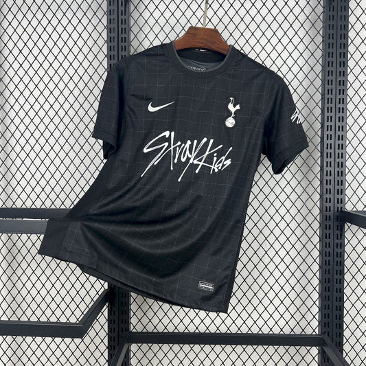 Tottenham Hotspur 2025/26 Camisola Stray Kids x London, England Edição Limitada – Homem