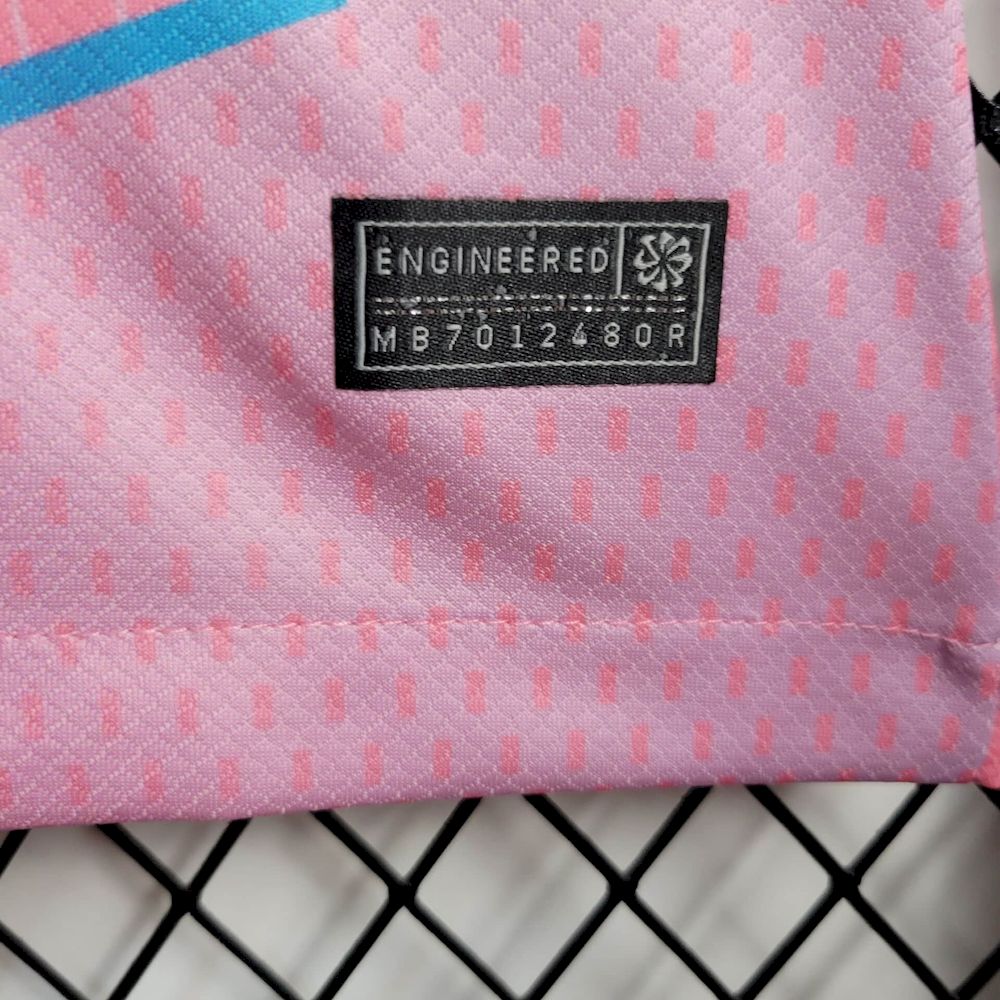 Barcelona 2025/26 Camisola Rosa – Mulher