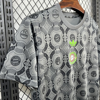 Bayern de Munique 2025/26 Camisola Wiesn T-Shirt – Homem