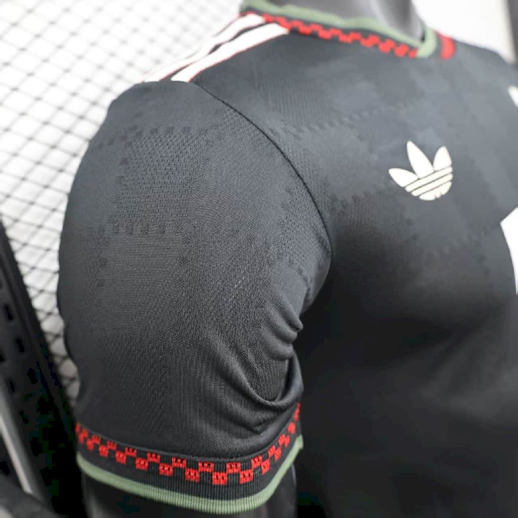 Bayern de Munique 2025/26 Camisola Terceira Versão Jogador – Homem