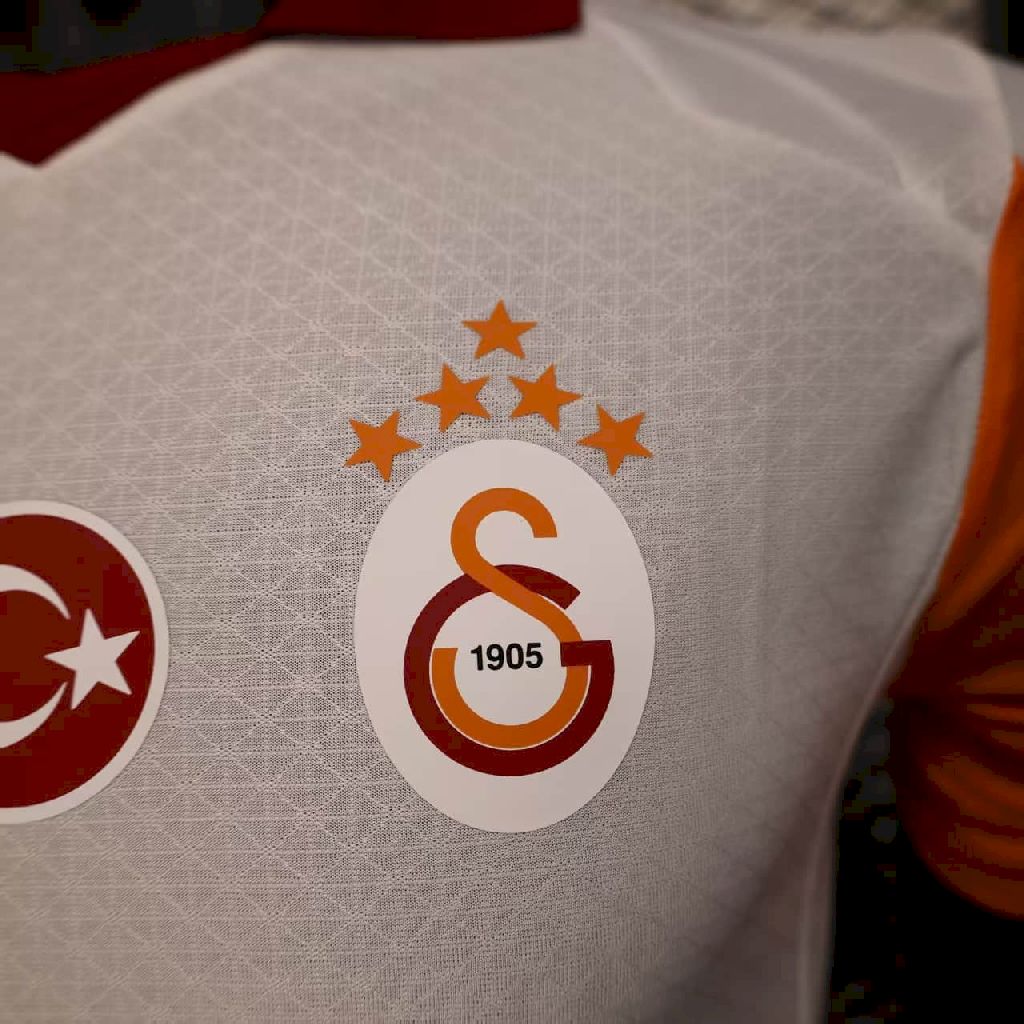 Galatasarays 2025/26 Camisola Alternativa Versão Jogador – Homem