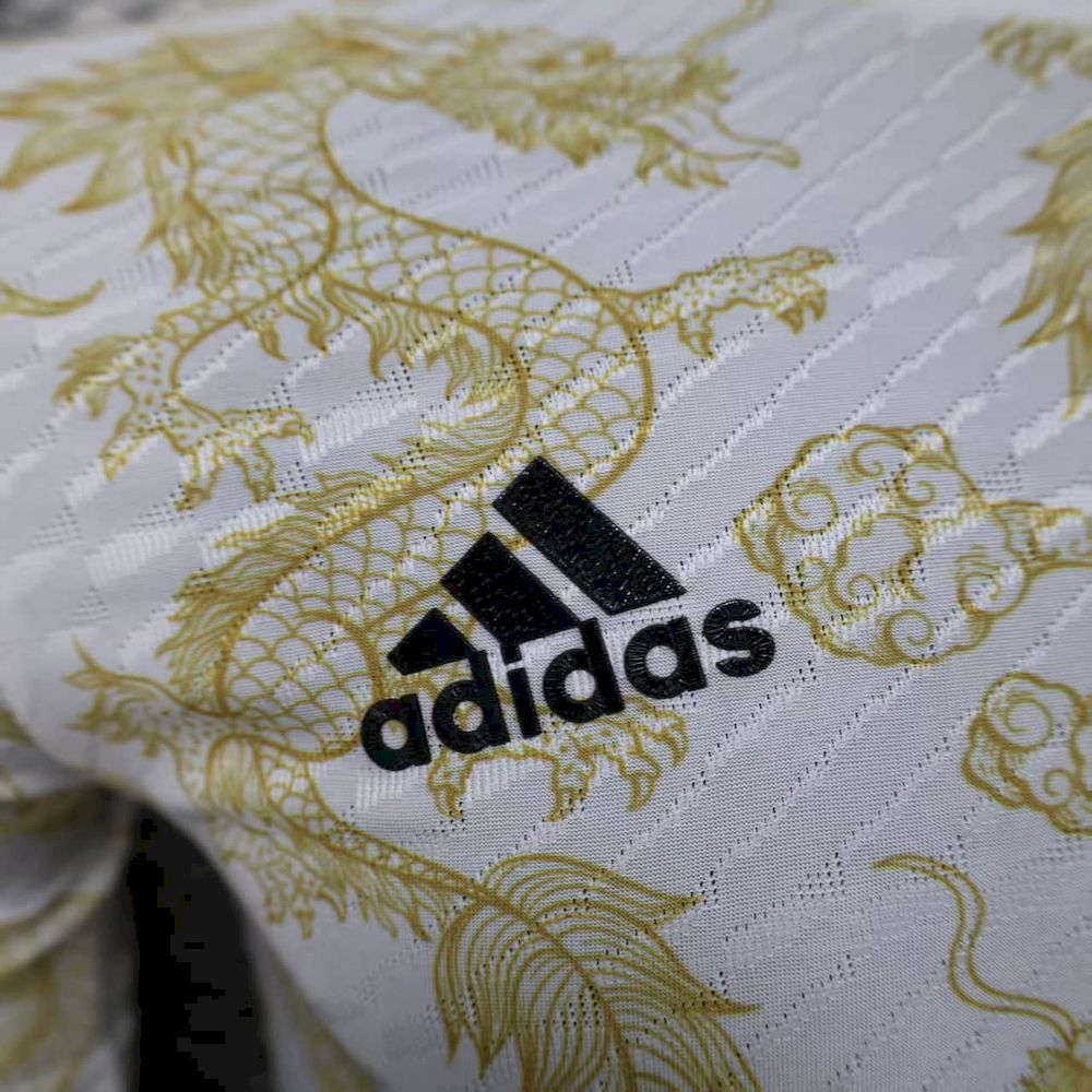 Real Madrid 2025/26 Camisola Especial Versão Jogador – Homem