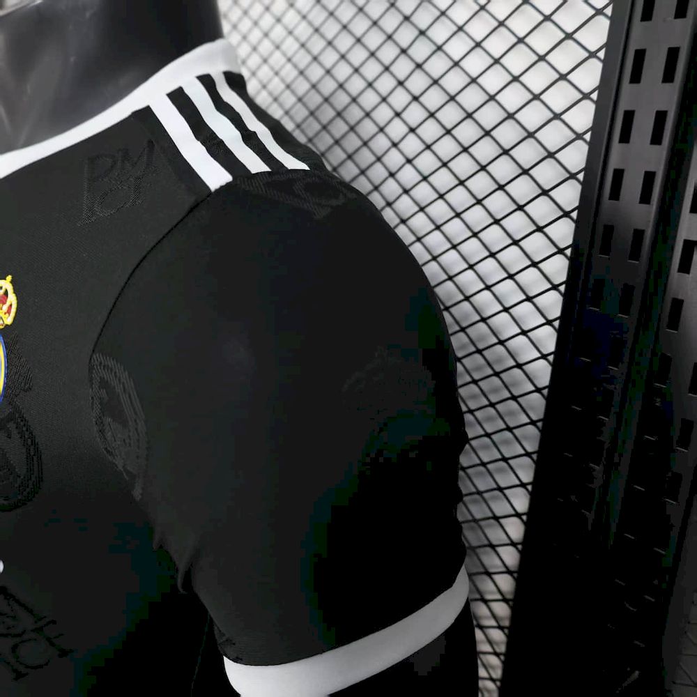 Real Madrid 2025/26 Camisola Especial Versão Jogador – Homem