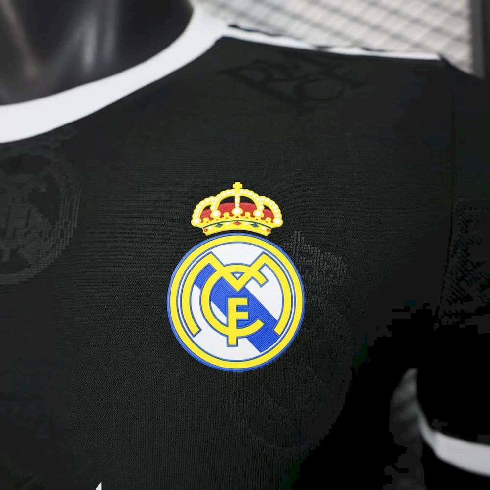 Real Madrid 2025/26 Camisola Especial Versão Jogador – Homem