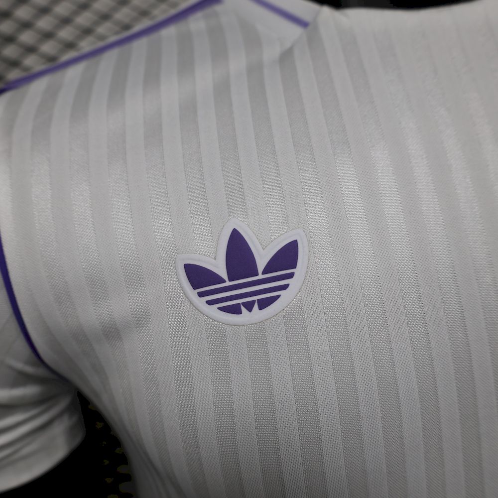 Real Madrid 2025/26 Camisola Especial Versão Jogador – Homem