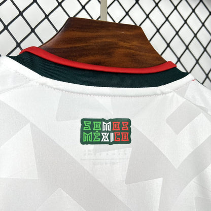México 2026 Camisola Alternativa Mundial – Mulher