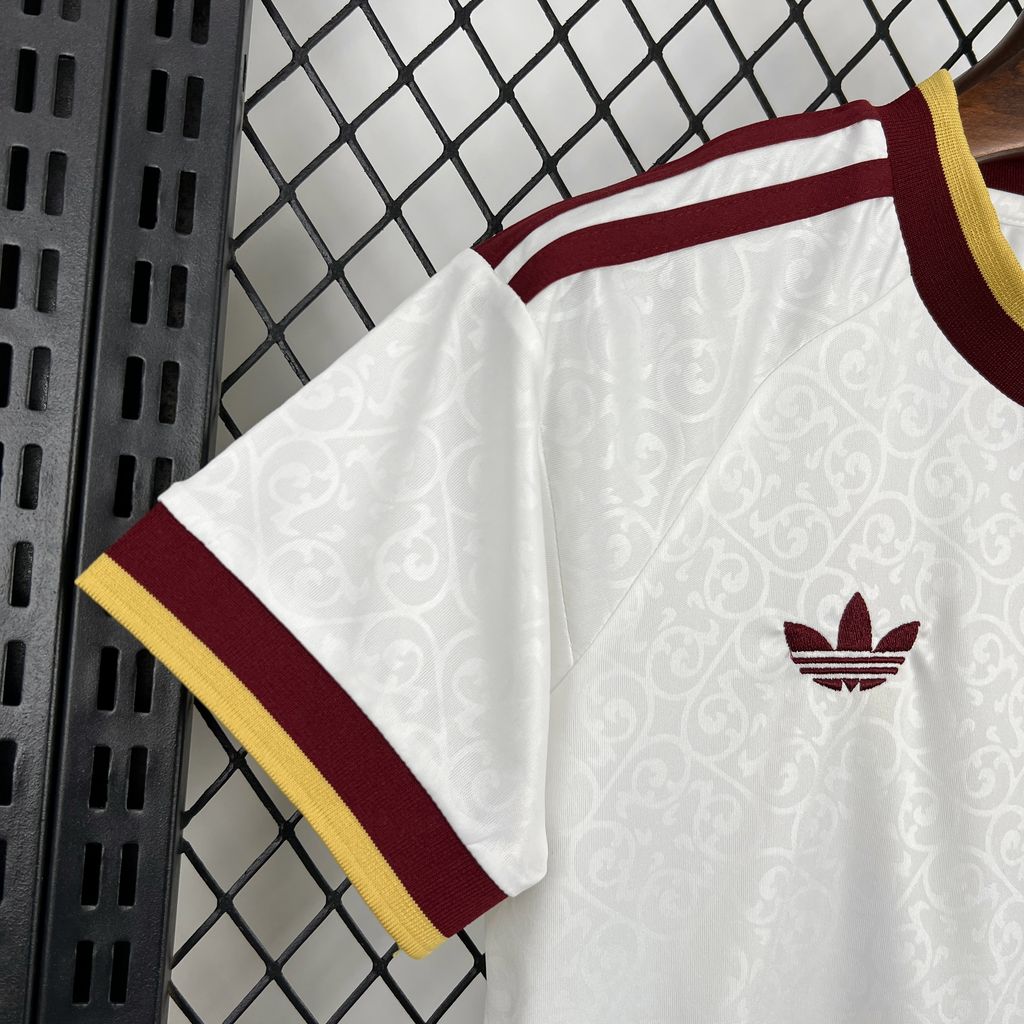 Espanha 2026 Conjunto Alternativo Mundial (Versão Campeão 2 Estrelas) – Criança