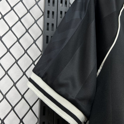 The Prodigy x Hummel 2026 Camisola de Futebol – Homem