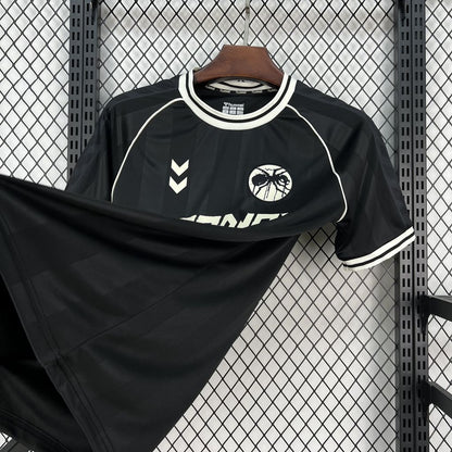 The Prodigy x Hummel 2026 Camisola de Futebol – Homem