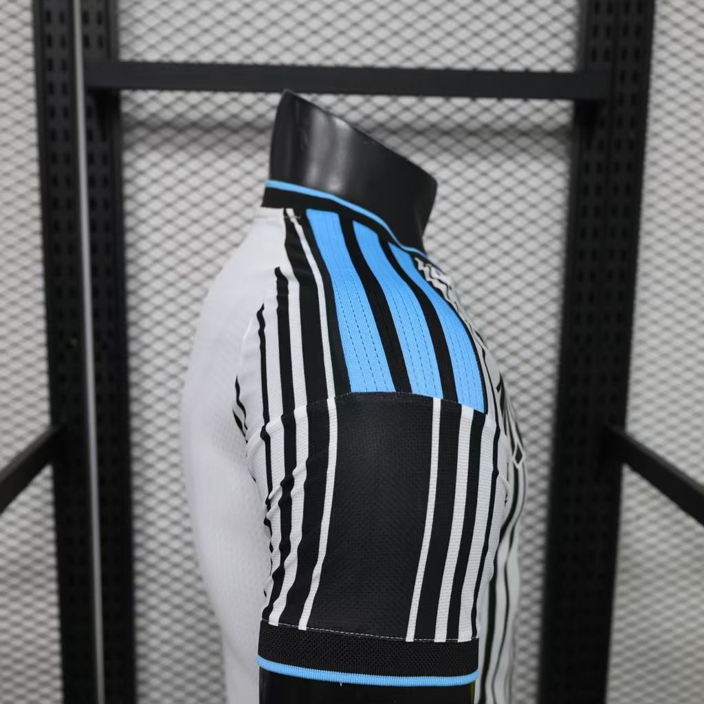 Newcastle United 2026/27 Camisola Principal Versão Jogador – Homem