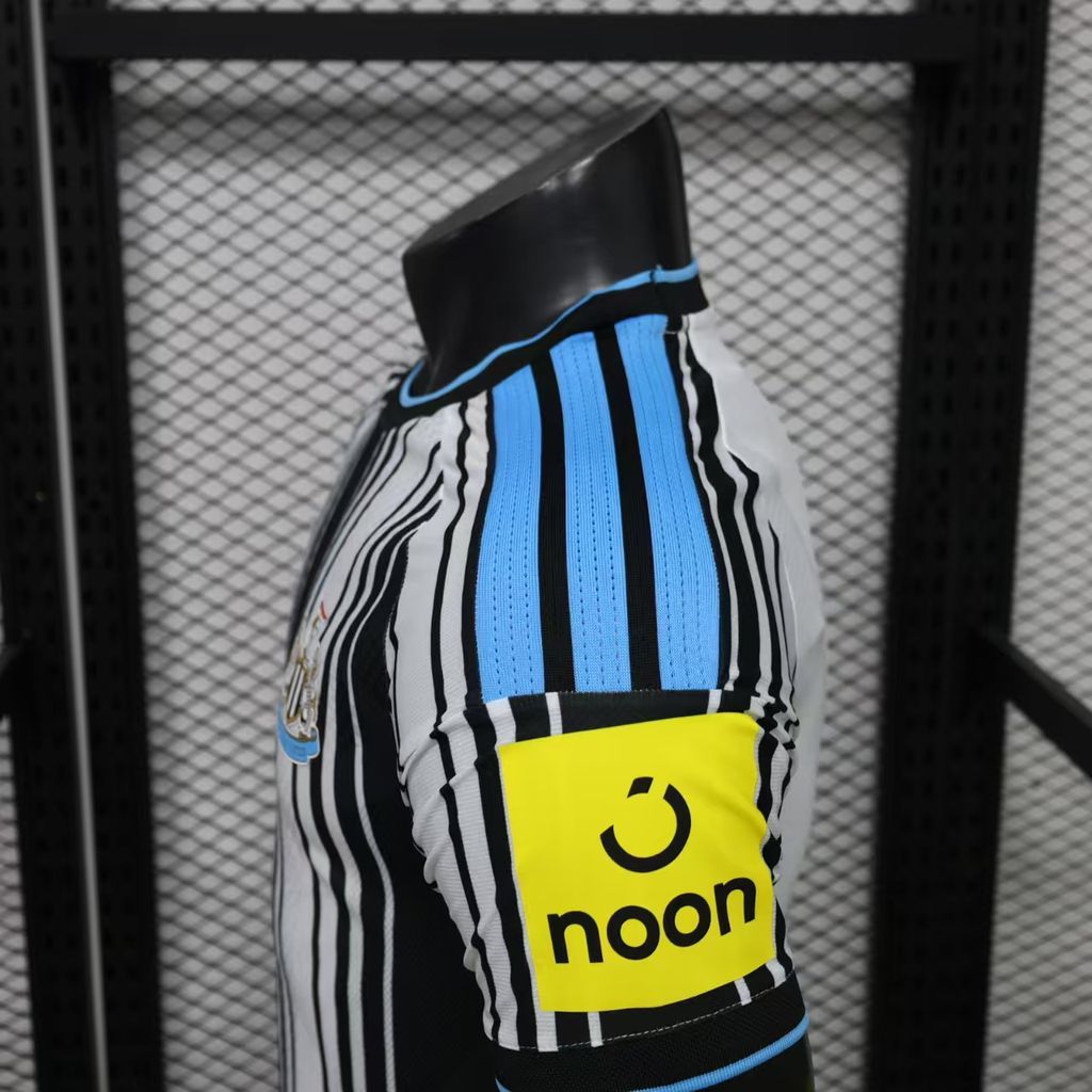 Newcastle United 2026/27 Camisola Principal Versão Jogador – Homem