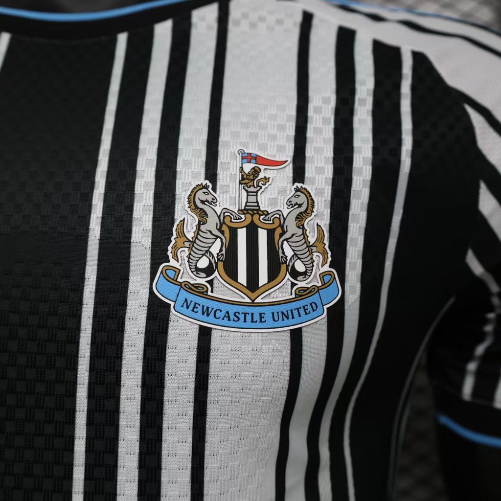Newcastle United 2026/27 Camisola Principal Versão Jogador – Homem