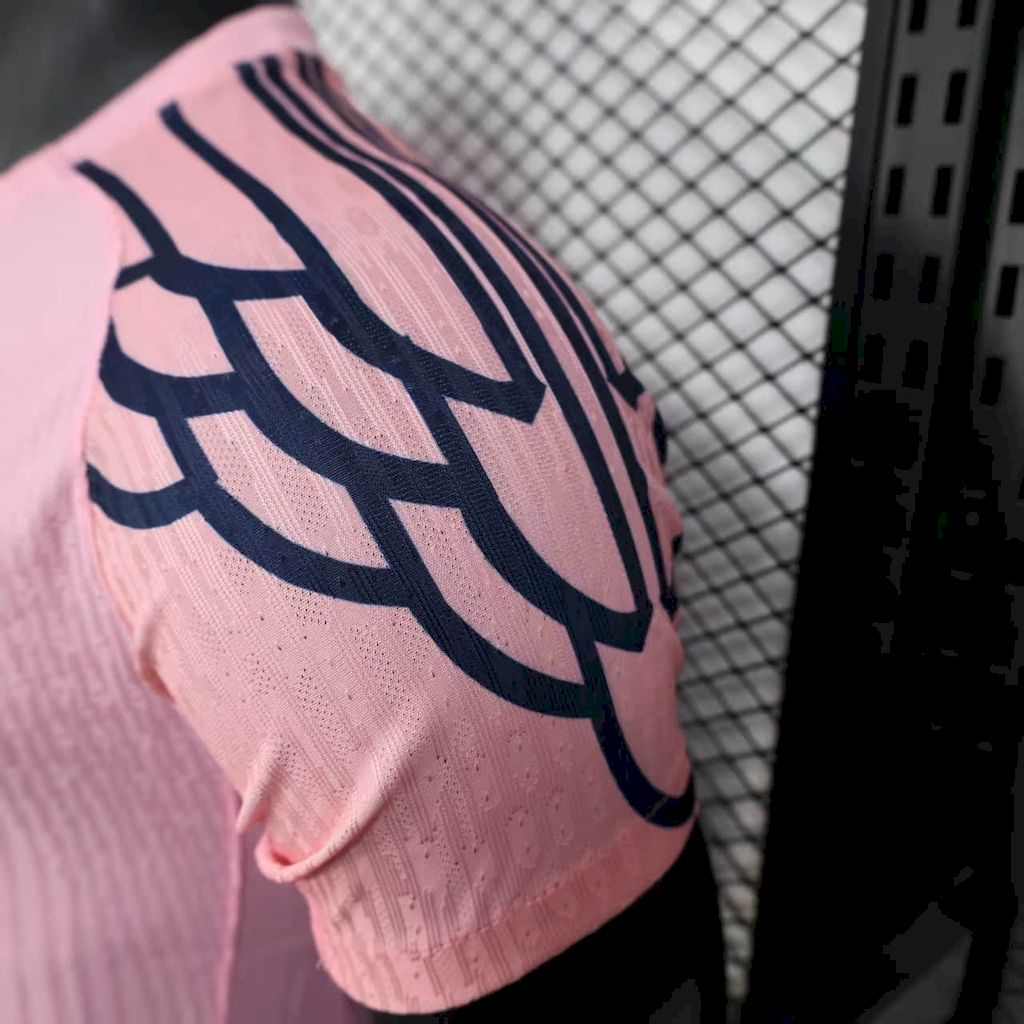Paris Saint-Germain 2025/26 Camisola Especial Rosa Versão Jogador – Homem